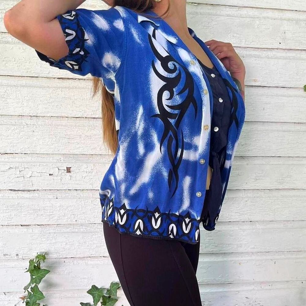 NO BOUNDARIES Y2K Vintage Tribal 90s Button Up Shirt, Blue- Youth XL/Adult Small